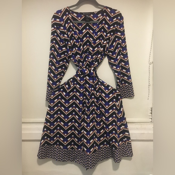 Dress Luxury Pattern Size Extra Large - Picture 3 of 9